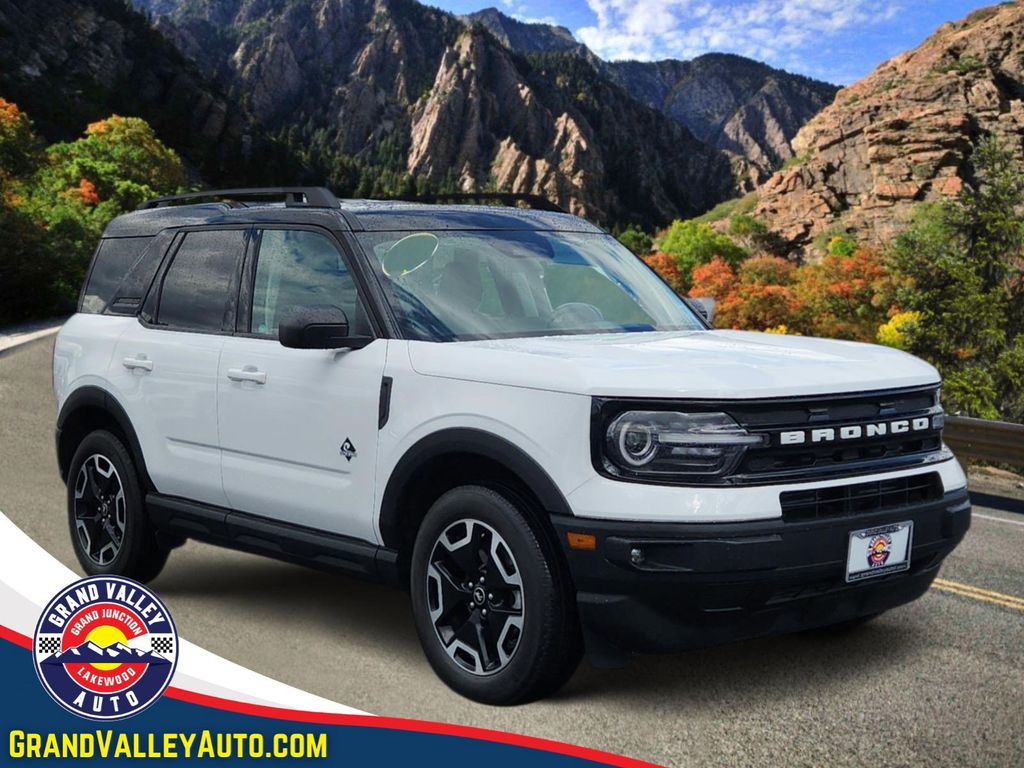 2023 Ford Bronco Sport Outer Banks 4X4's photo