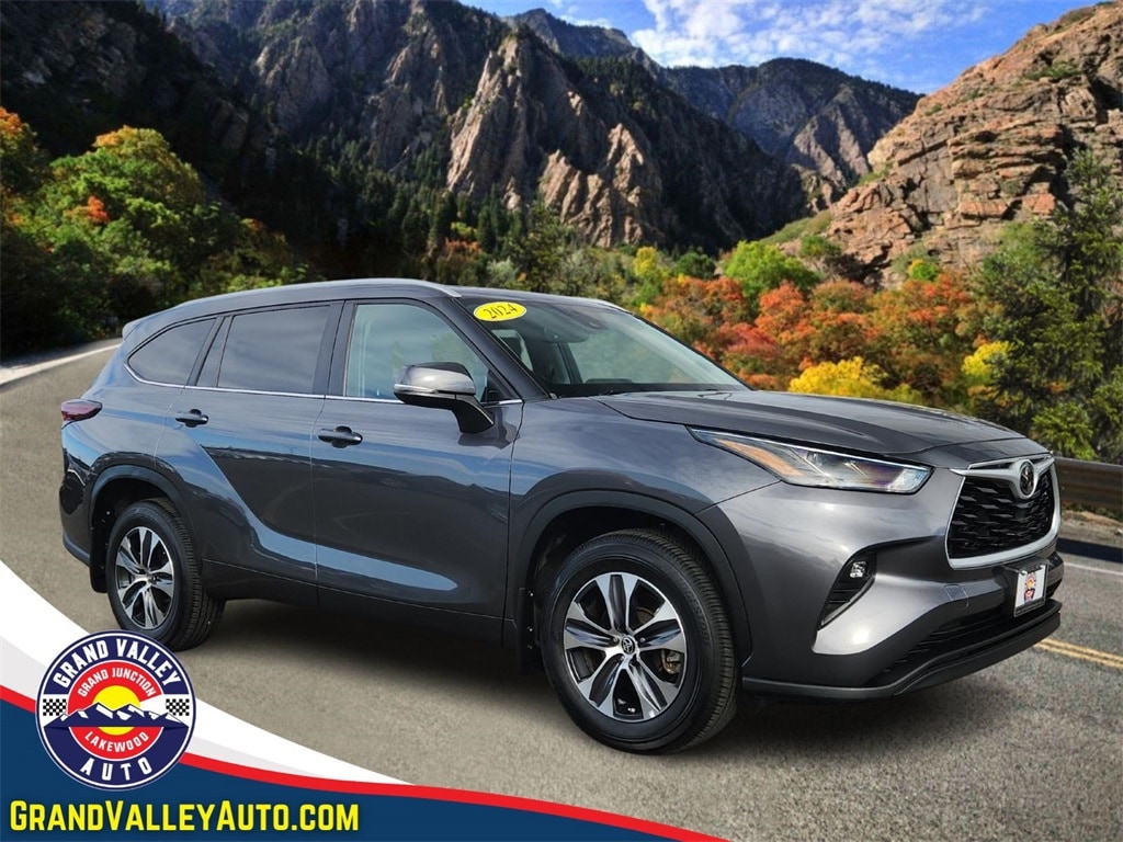 Used 2024 Toyota Highlander XLE SUV