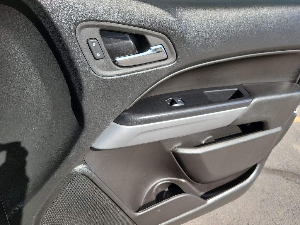 2022 Chevrolet Colorado LT - Photo 13