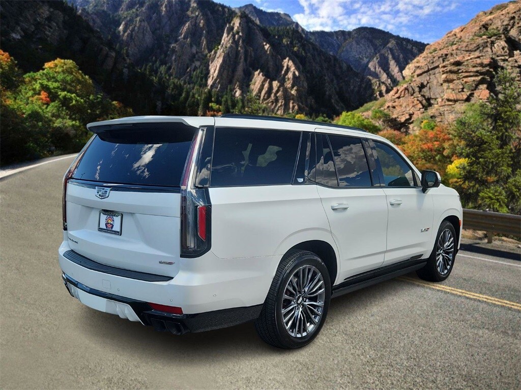 2024 Cadillac Escalade V-Series photo 2