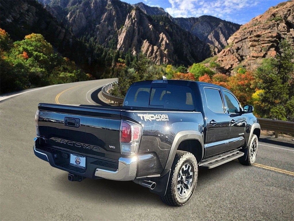 2022 Toyota Tacoma TRD Off-Road photo 3