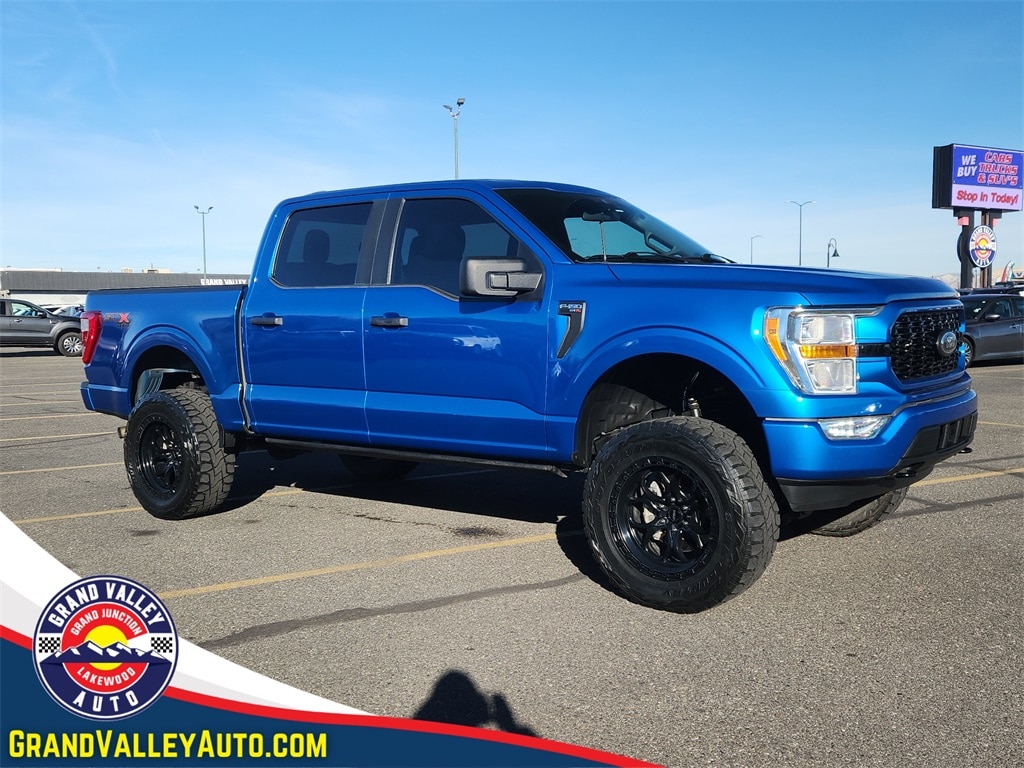 2021 Ford F-150 XL's photo
