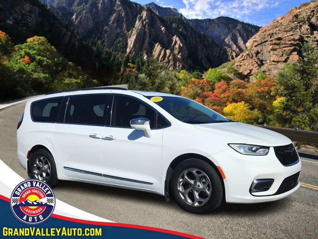 Used 2022 Chrysler Pacifica Limited Minivan/Van