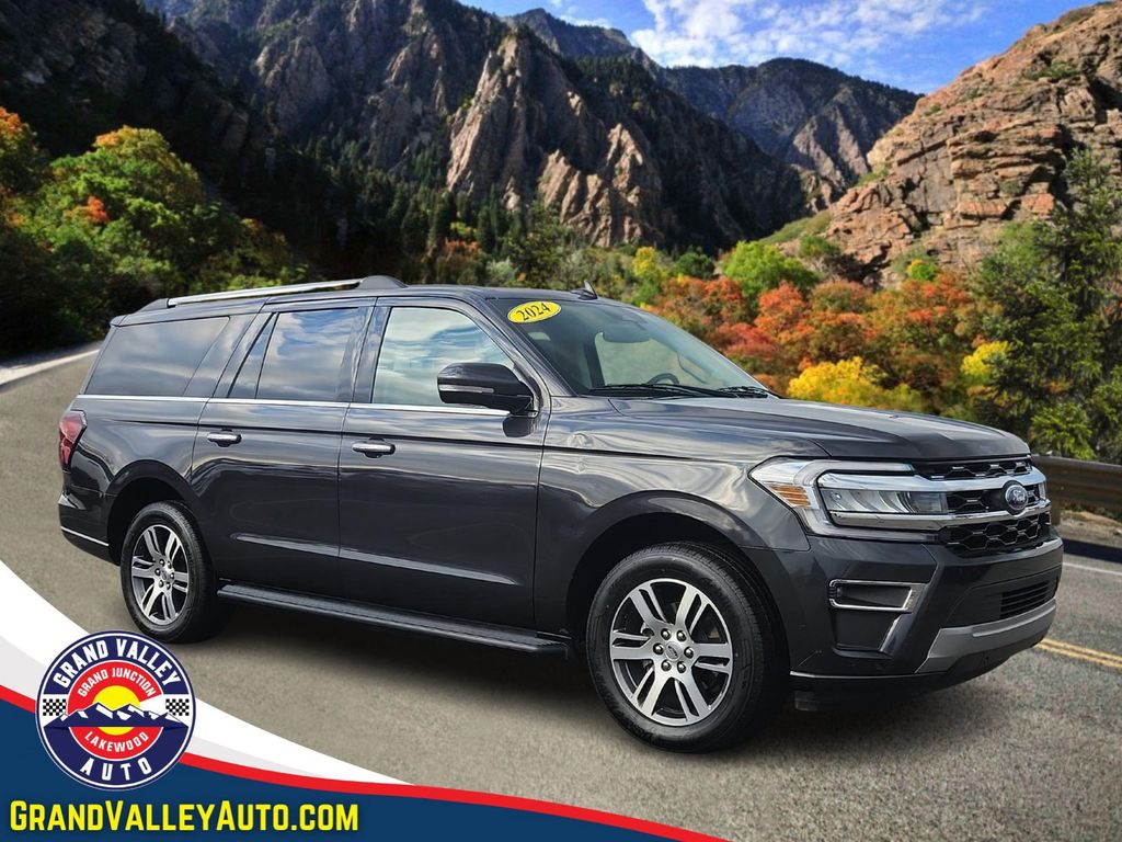 2024 Ford Expedition Limited's photo