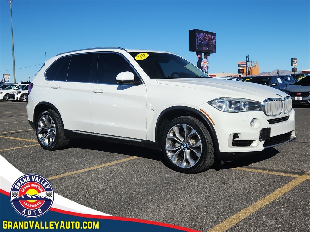 2016 BMW X5 xDrive50i's photo