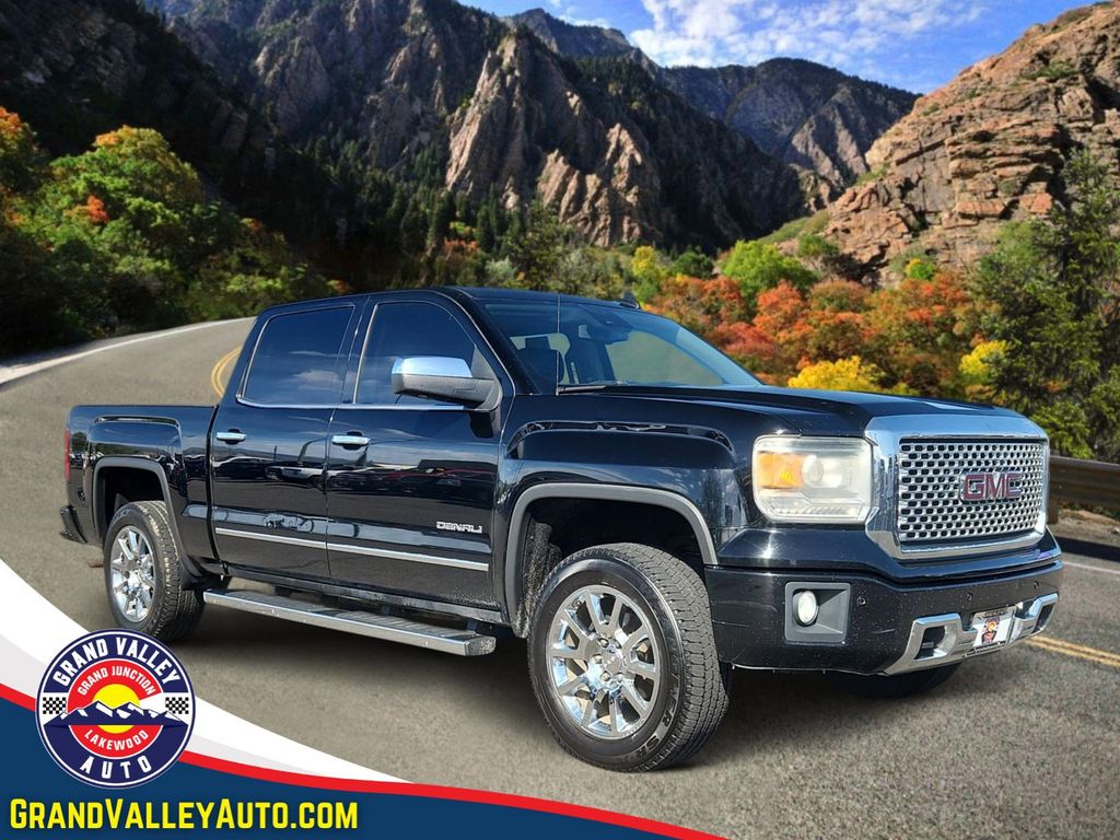 2015 GMC Sierra 4WD Crew Cab Short Box's photo