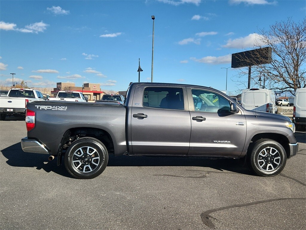 2018 Toyota Tundra SR5 photo 2