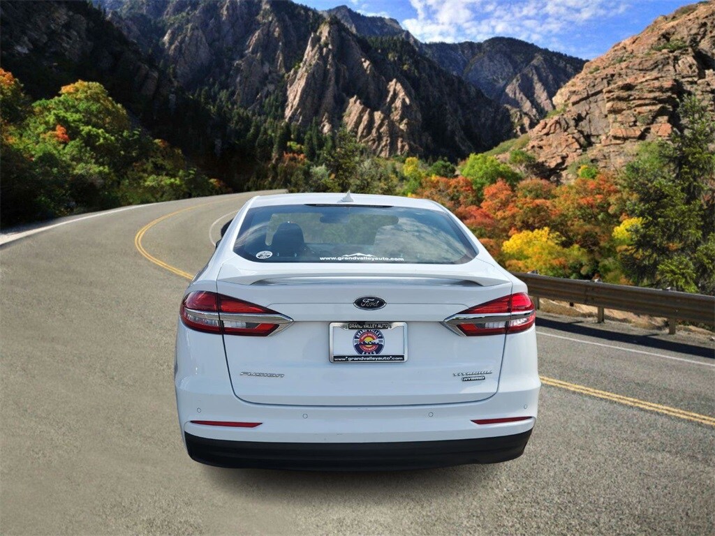 2020 Ford Fusion Hybrid Titanium photo 4