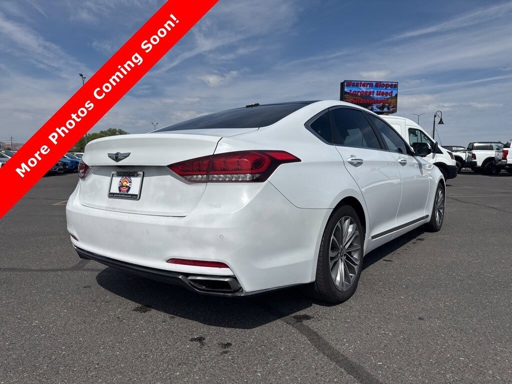 2015 Hyundai Genesis 3.8 photo 2