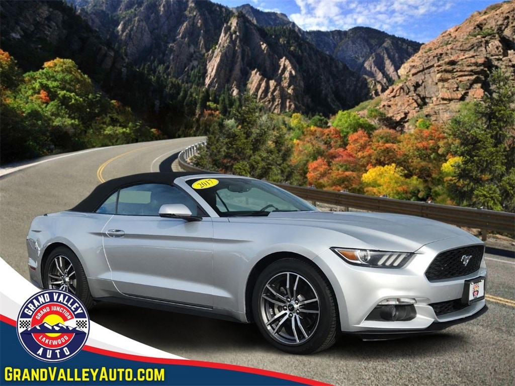 2017 Ford Mustang EcoBoost Premium's photo