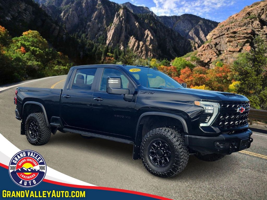 2025 Chevrolet Silverado 2500HD ZR2's photo