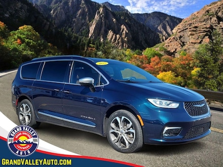 2023 Chrysler Pacifica Pinnacle Minivan/Van