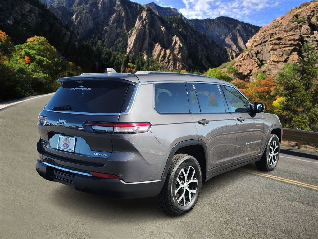 2024 Jeep Grand Cherokee Limited photo 2