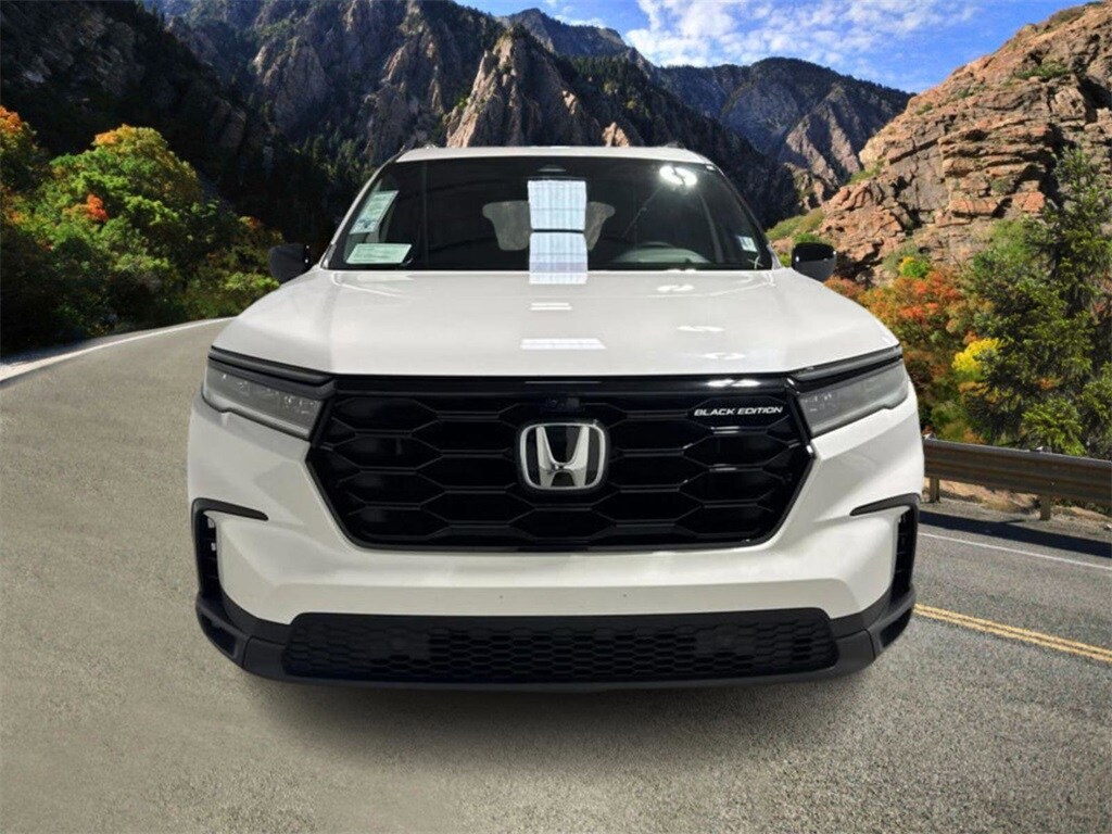 2025 Honda Pilot Black Edition photo 3