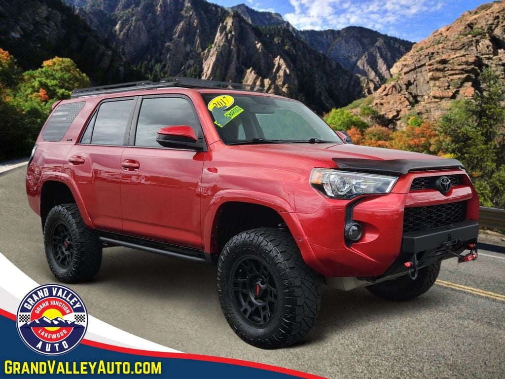 2017 Toyota 4Runner SR5 4x4 V6's photo