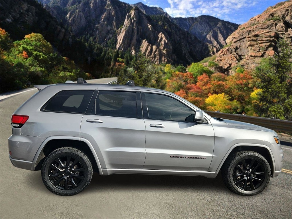 Used 2019 Jeep Grand Cherokee Altitude SUV