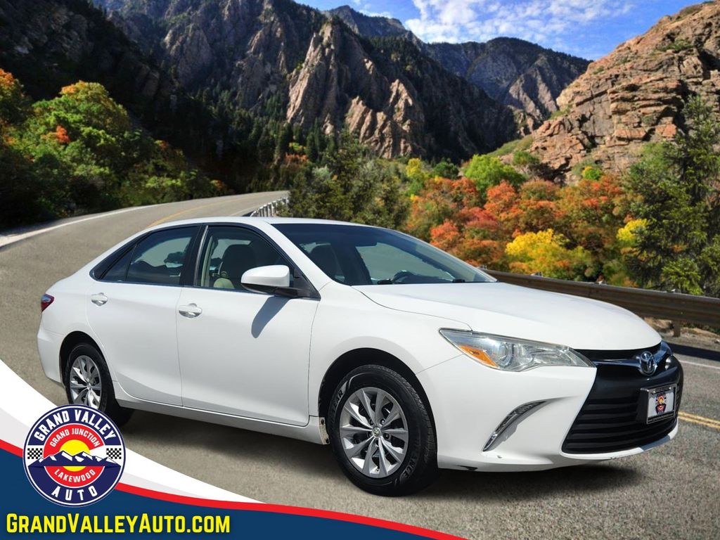 2016 Toyota Camry 2.5 Auto LE's photo