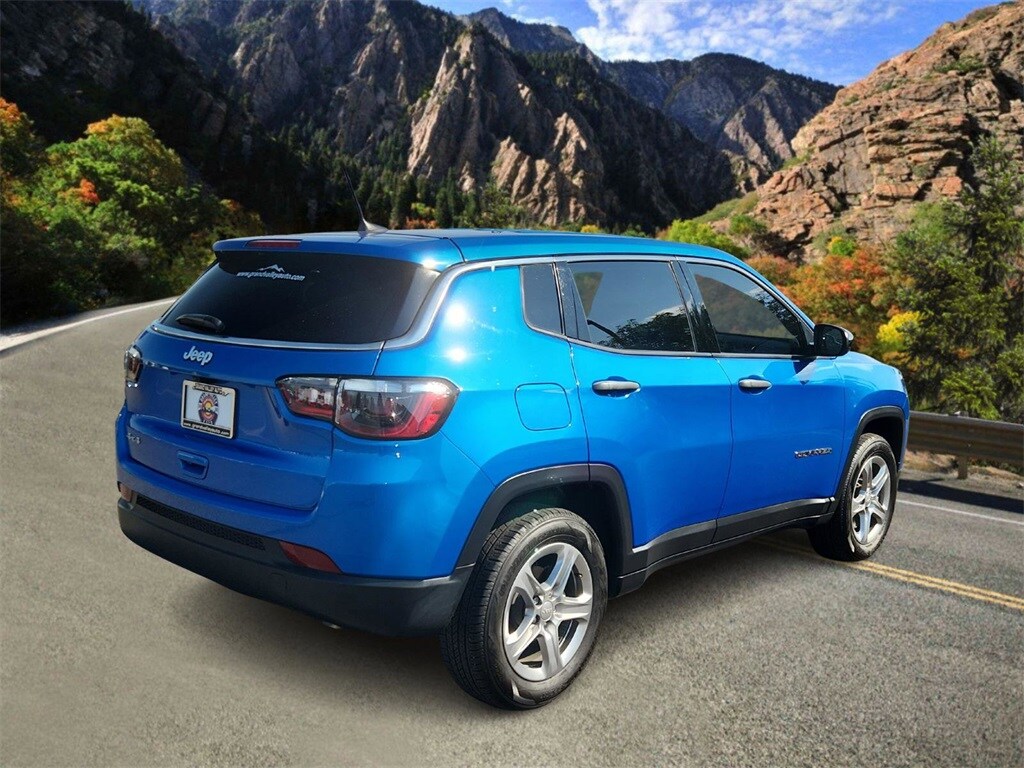 2024 Jeep Compass Sport photo 2