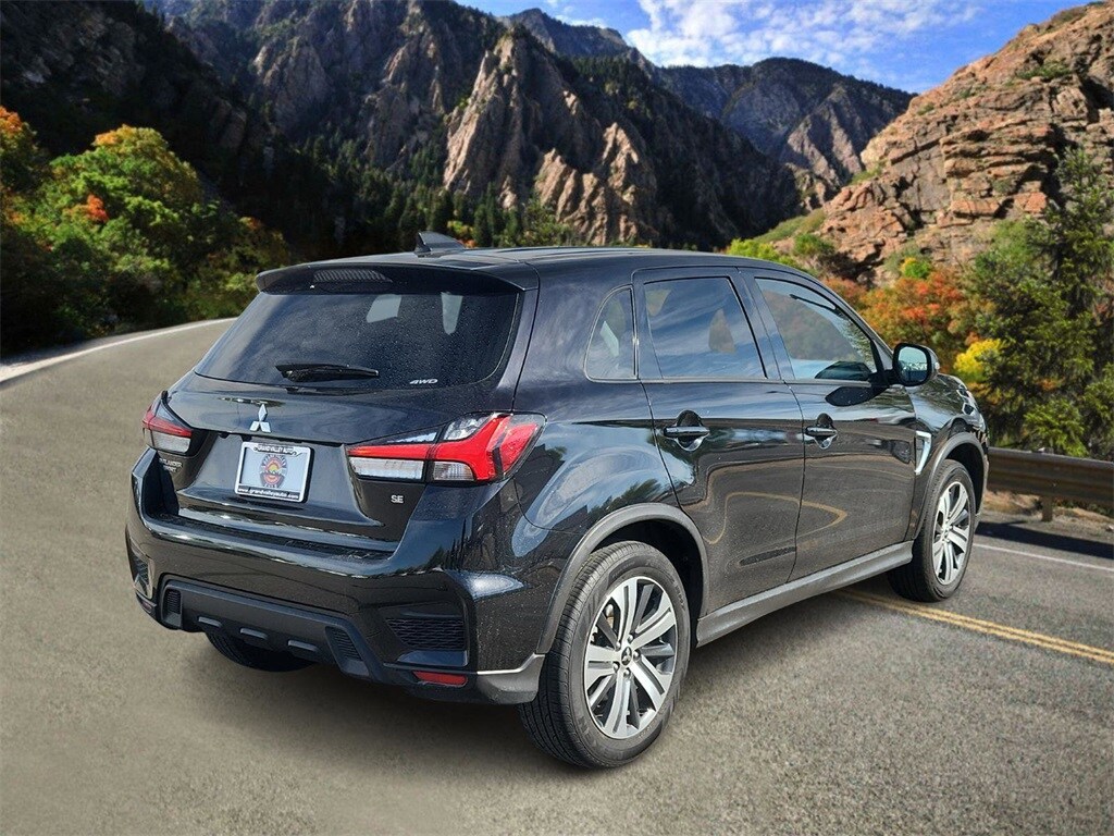 2024 Mitsubishi Outlander Sport SE photo 2