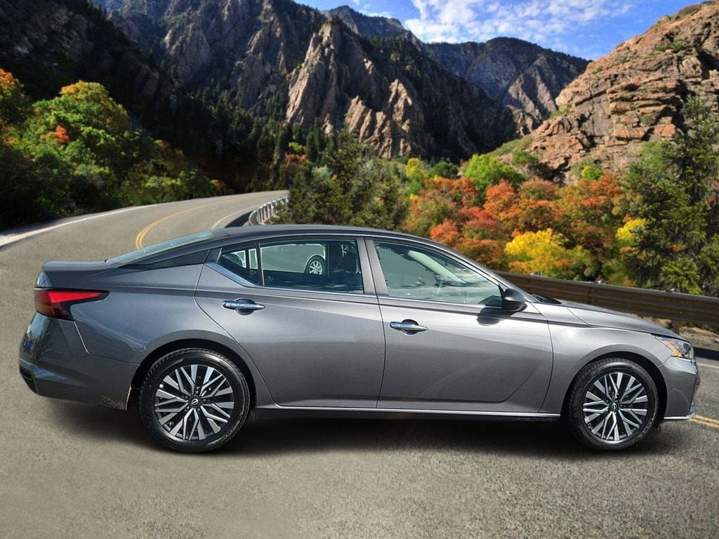 Used 2025 Nissan Altima 2.5 SV Sedan