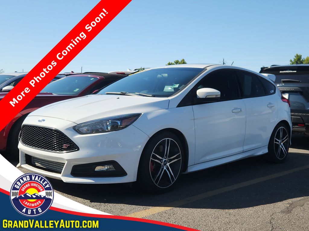 2018 Ford Focus Hatch ST's photo