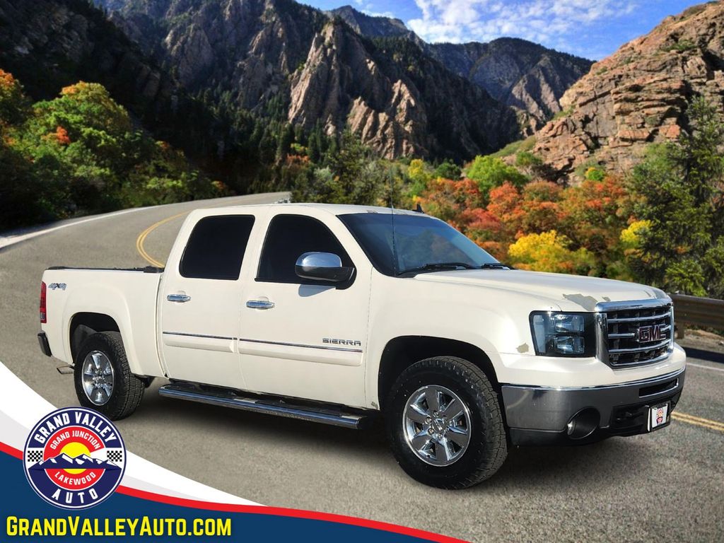 2013 GMC Sierra 1500 SLT's photo