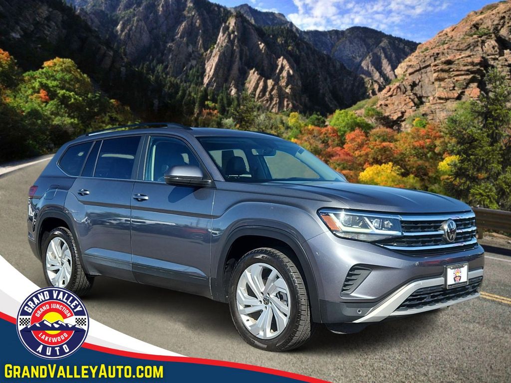 2022 Volkswagen Atlas 3.6L SE w/Tech 4MOTION's photo
