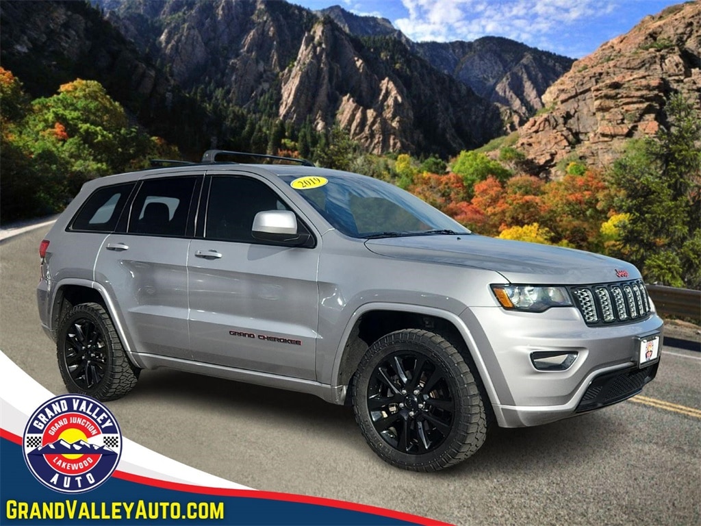 Used 2019 Jeep Grand Cherokee Altitude SUV