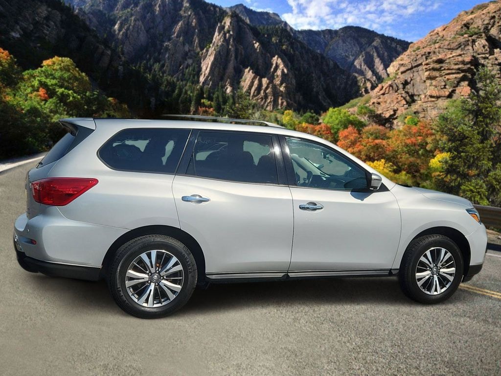 Used 2020 Nissan Pathfinder SL SUV