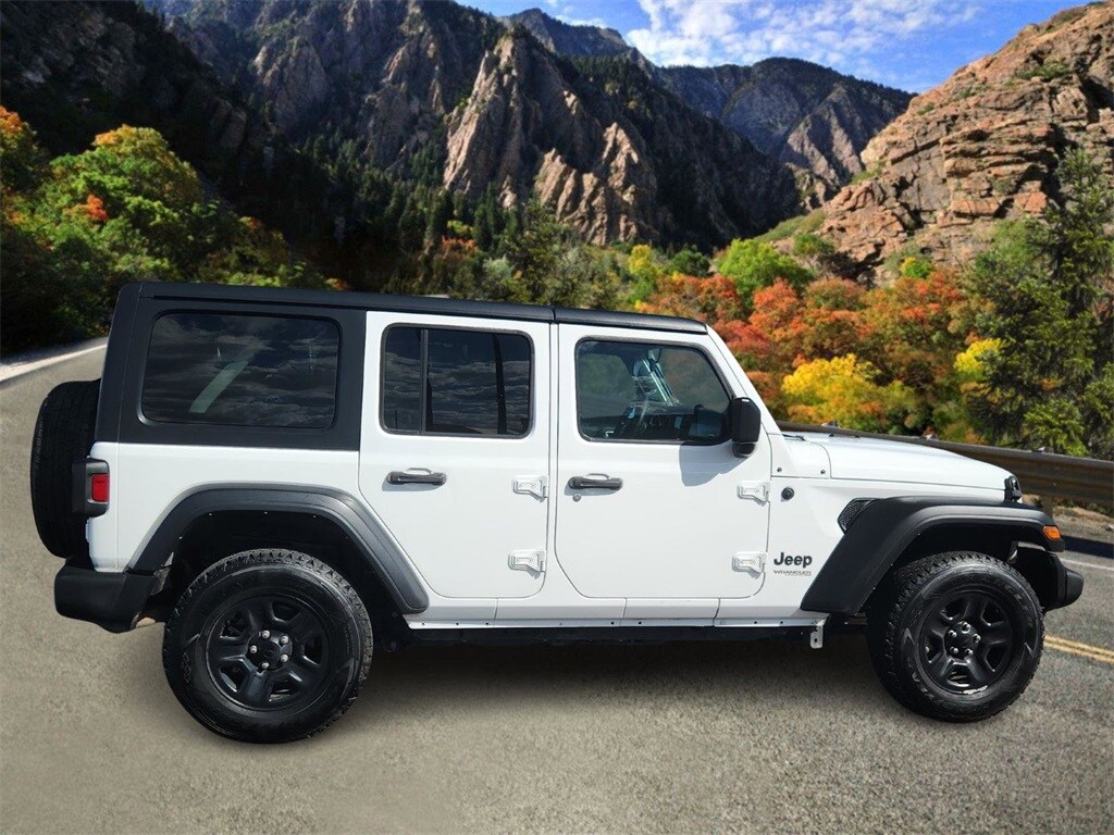 2022 Jeep Wrangler Unlimited Sport photo 2