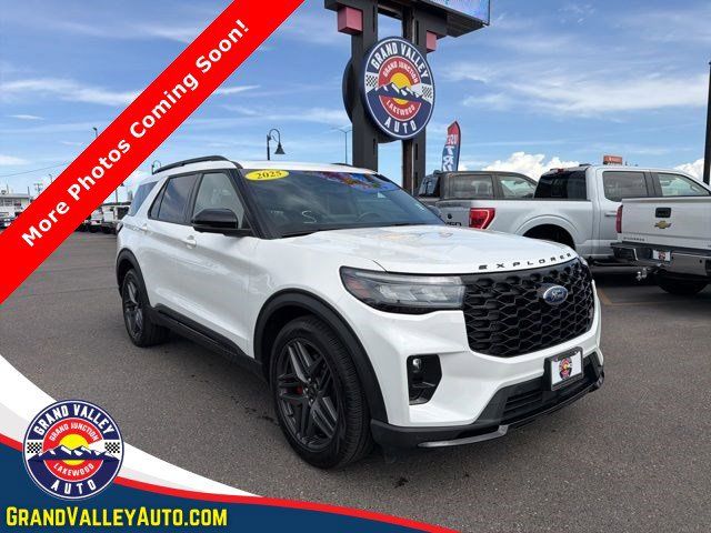 2025 Ford Explorer ST 4WD (PL535)'s photo