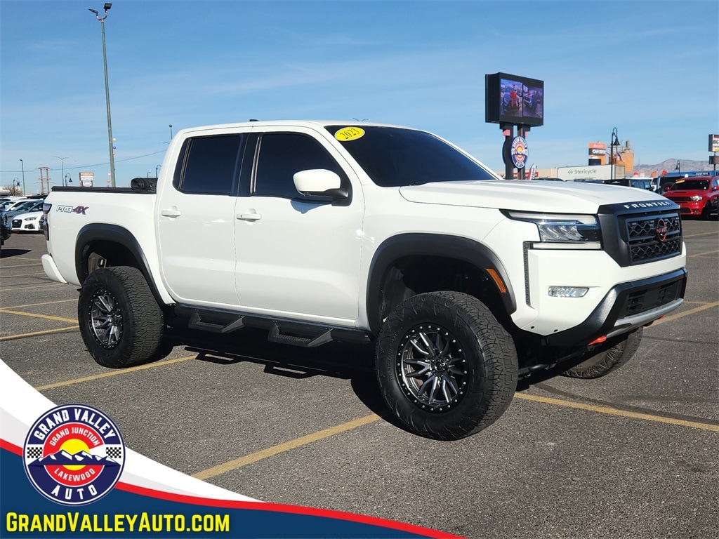 2023 Nissan Frontier PRO-4X's photo