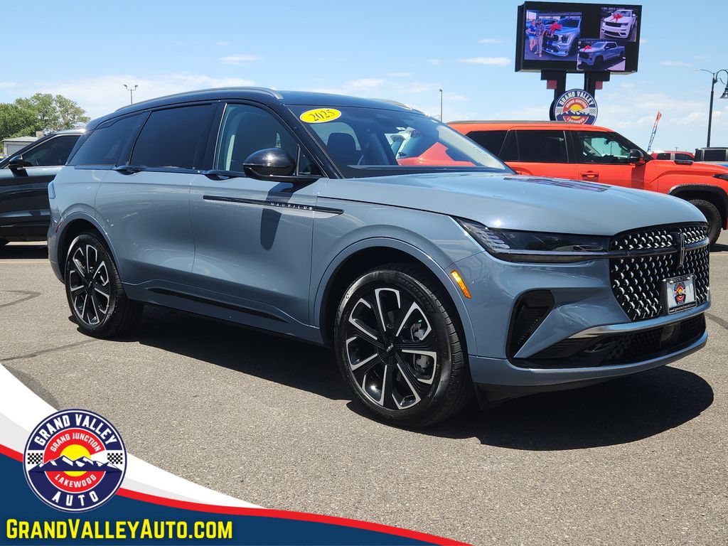 2025 Lincoln Nautilus Reserve AWD's photo