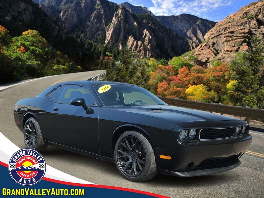 Used 2014 Dodge Challenger SXT Coupe