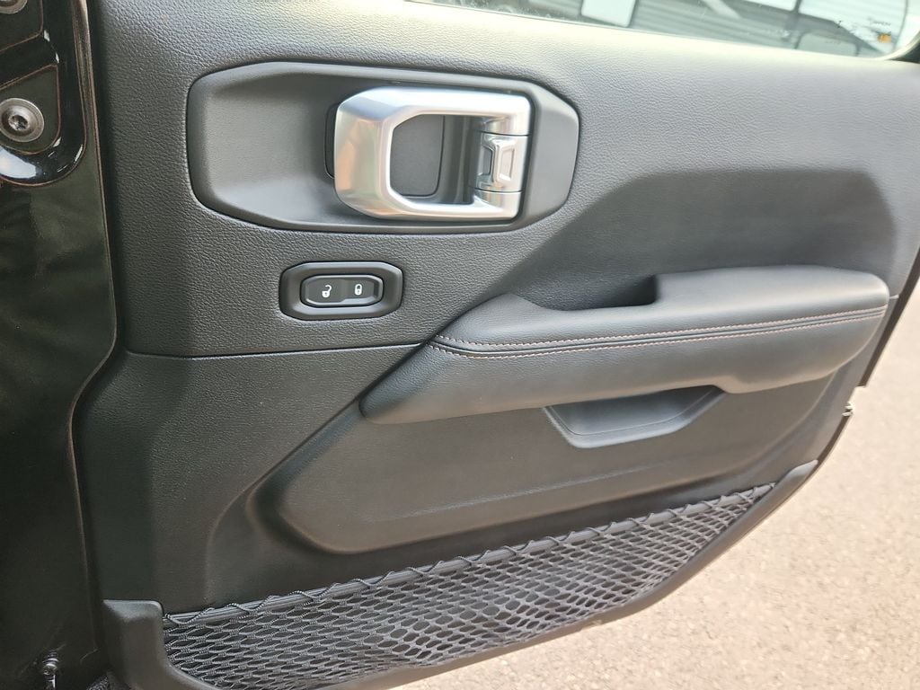 2023 Jeep Wrangler 4-Door Rubicon 392 - Photo 12