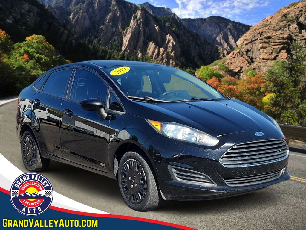 2019 Ford Fiesta S Sedan's photo
