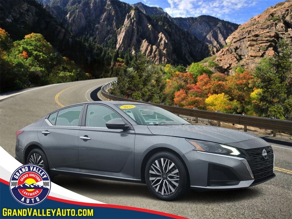 2023 Nissan Altima SV's photo