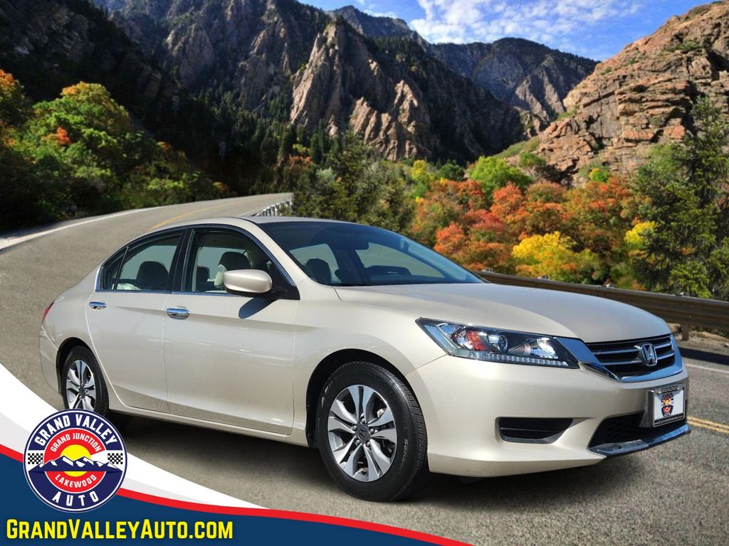 2013 Honda Accord LX Auto's photo