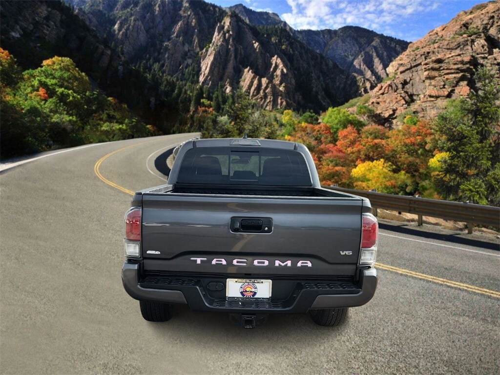2023 Toyota Tacoma TRD Off-Road photo 3