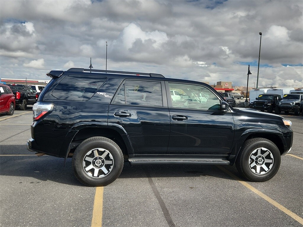 2024 Toyota 4Runner TRD Off-Road photo 2