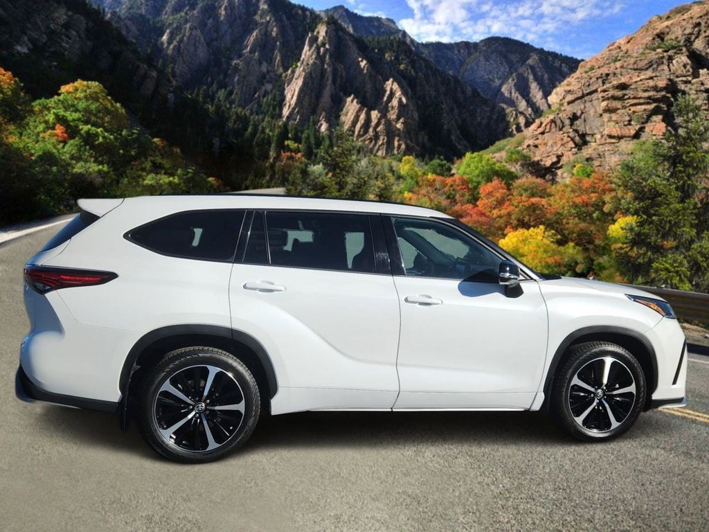 Used 2022 Toyota Highlander XSE SUV