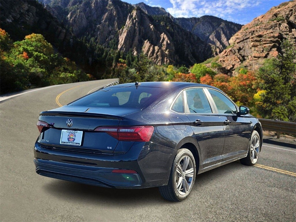 Used 2024 Volkswagen Jetta 1.5T SE Sedan