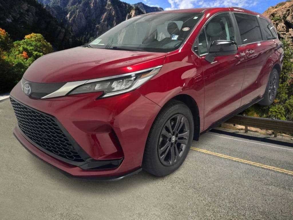 Used 2024 Toyota Sienna XSE Minivan/Van