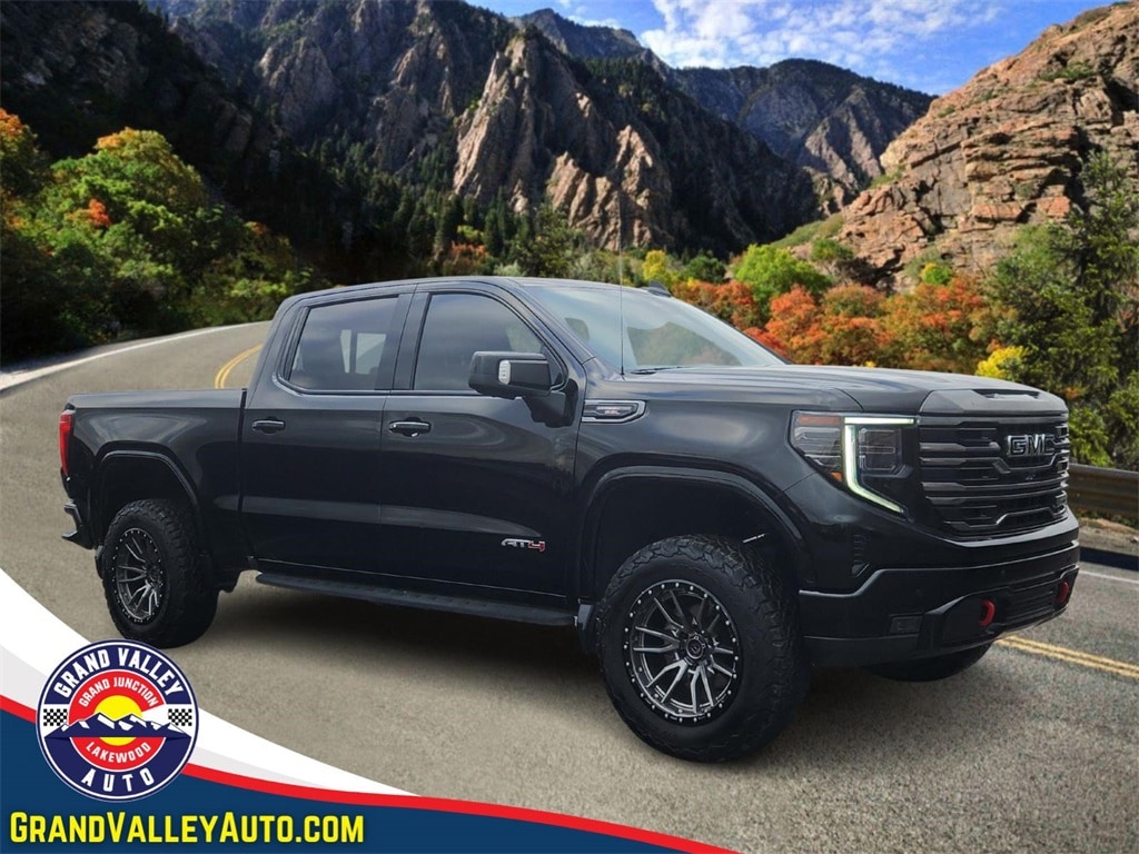 2022 GMC Sierra 1500 AT4's photo