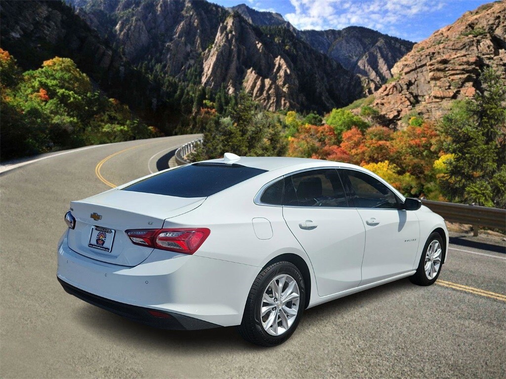 2022 Chevrolet Malibu 1LT photo 3