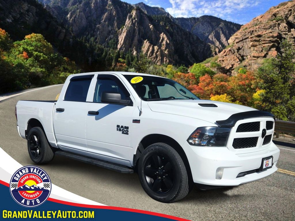 2019 RAM 1500 Classic Express Crew Cab 4x4 5'7's photo