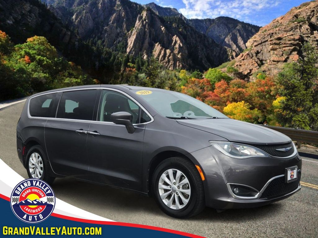 2019 Chrysler Pacifica Touring Plus FWD