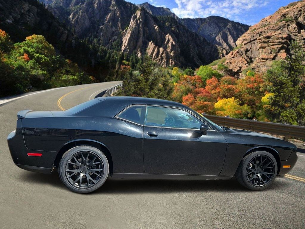 Used 2014 Dodge Challenger SXT Coupe