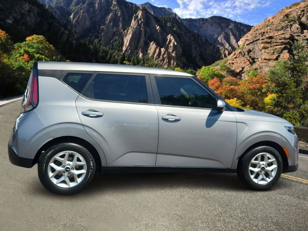 Used 2023 Kia Soul LX Hatchback