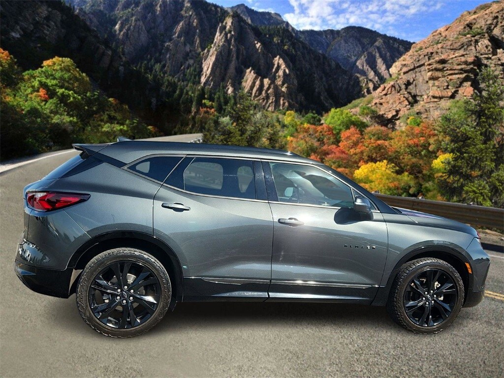 2020 Chevrolet Blazer RS photo 2
